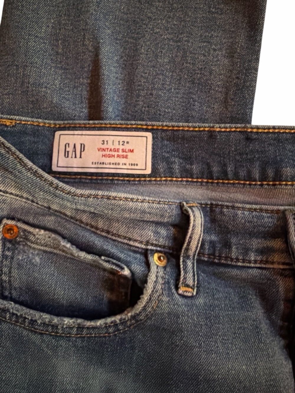 GAP Slim High-Rise Jeans in Medium Blue Wash - Picture 9 of 9